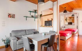 Social Costa-Holiday & Business Apartment